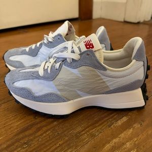 New Balance 327 in blue/sea salt - men 6, fits like women’s shoe size 7.5